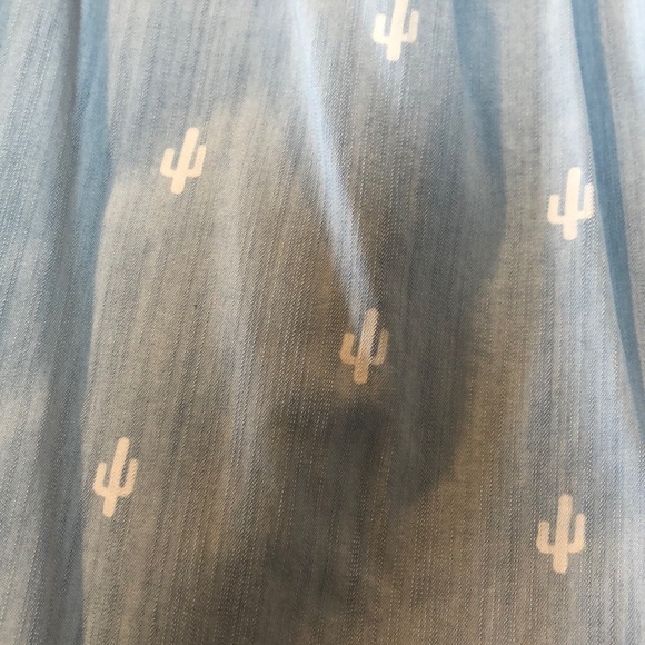 Buddy Basics by Buddy Love OTS Cactus Chambray Top - Picture 2 of 3